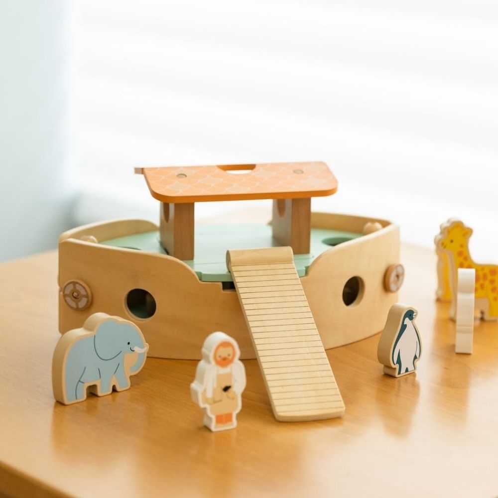 Classic World - Pretend & Play - Making Noah's Ark - Image 2