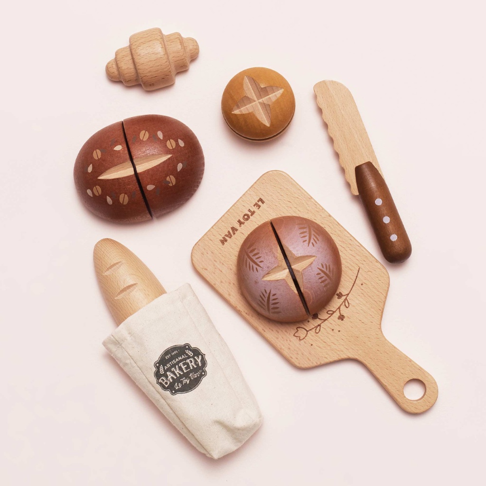 Le Toy Van - Wooden Artisan Bread & Knife Set - 12pcs - Image 3