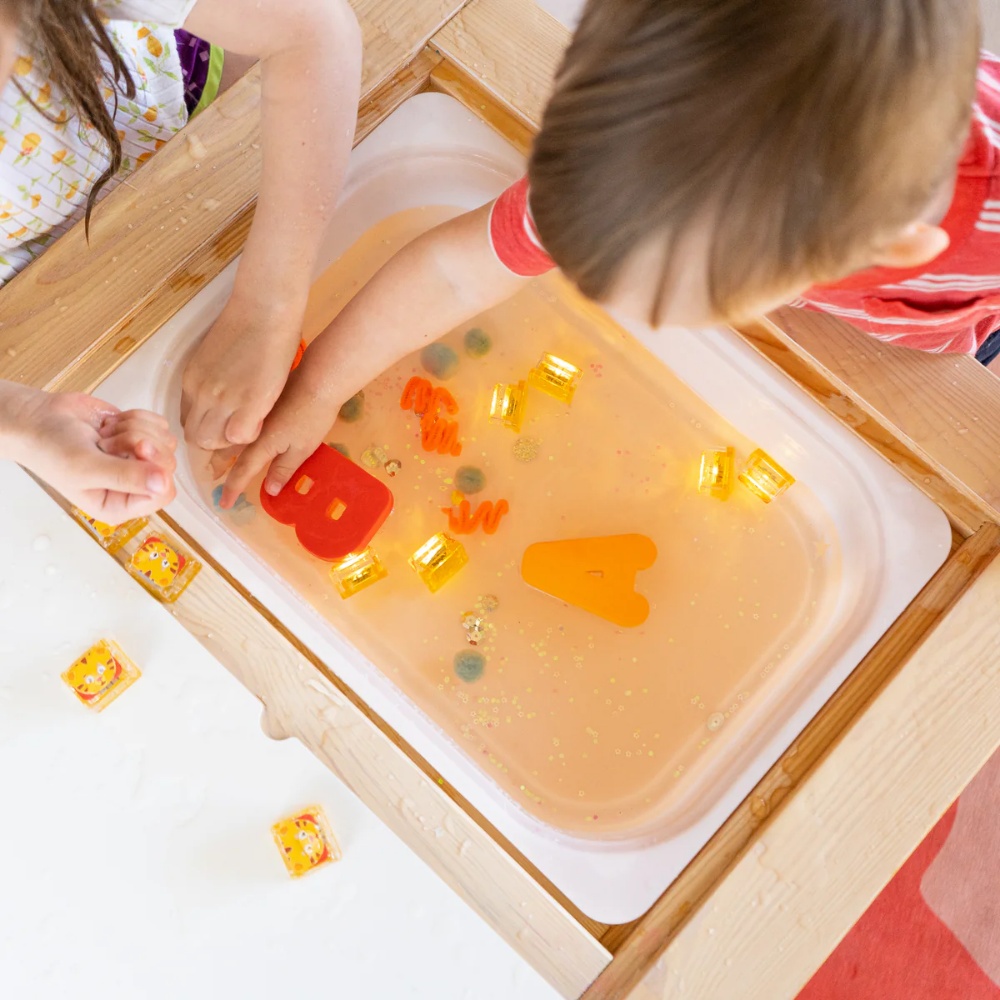 Glo Pals - Water Activated Light-Up Sensory Toys - Daniel Tiger (4 Pack) - Image 6