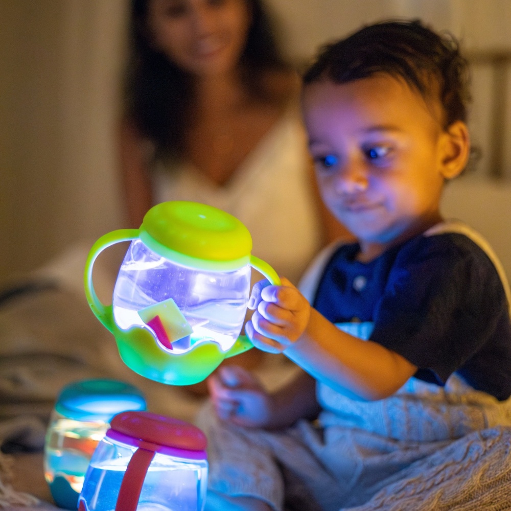 Glo Pals - Water Activated Sensory Mini Play Jar - Green - Image 3