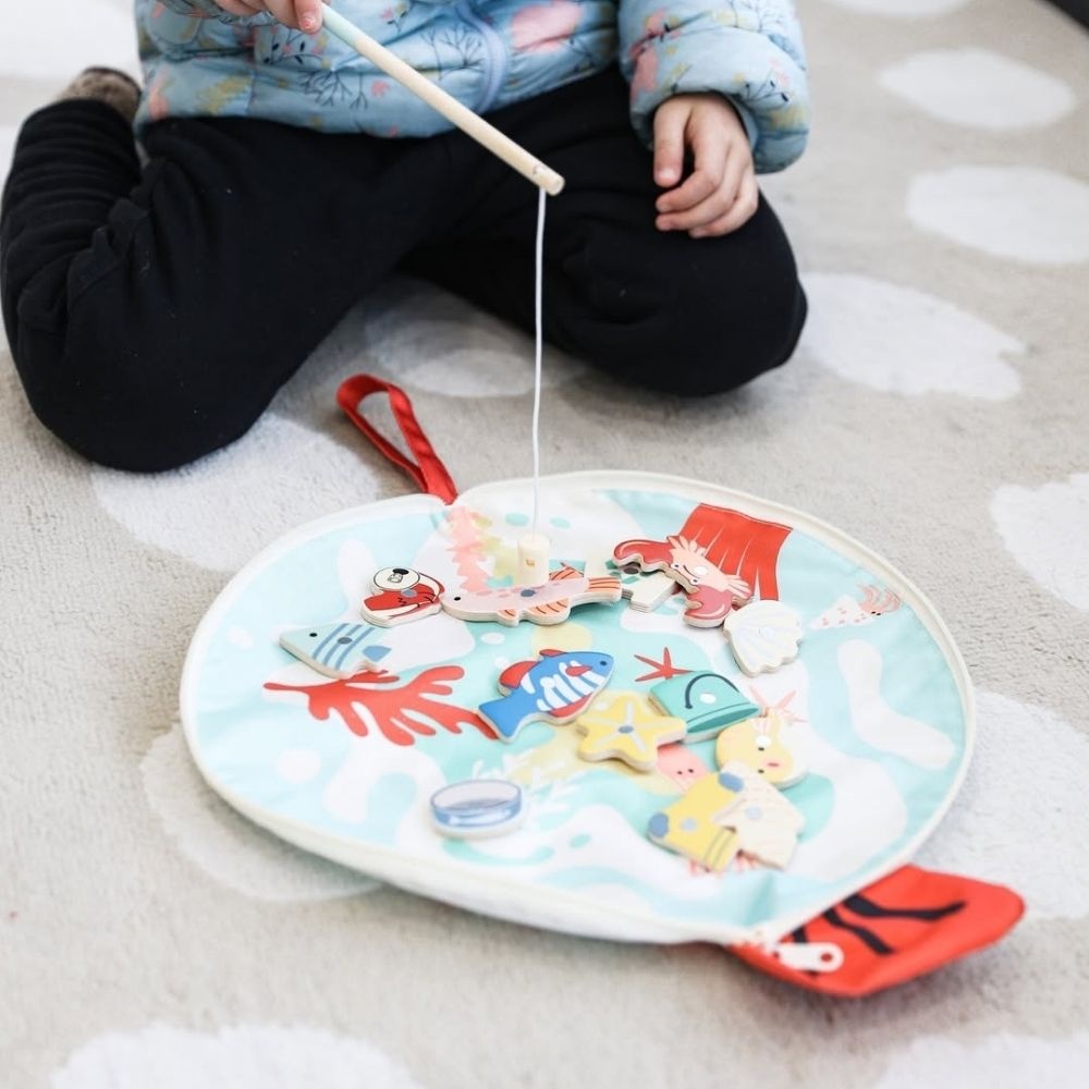 Classic World - Fishing Game - Travel-Size Set with Activity Cards - 34pcs - Image 2